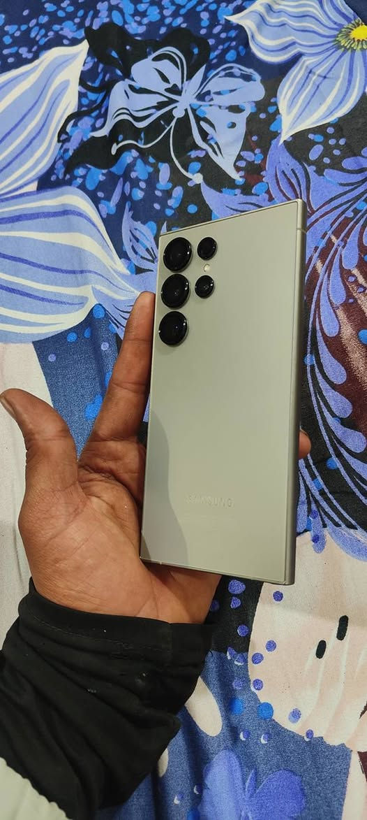 سلام عليكم الترا 24 مستعمل شهر ونص تقريبا فول نضافه غراضه كامله للبيع ***********
