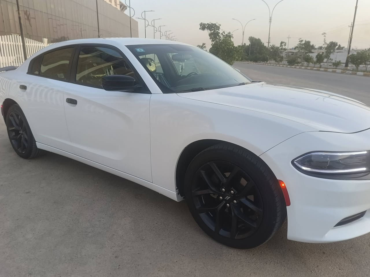سلام عليكم جارجر 2022 أصل أمريكي ماشيه 85حادث الجاملغ الامامي الأيسر فقط والباقي كفاله بدون ظرر داخلي برانكيتات سليمه بسمي رقمه بصره توني مداوره اقل شهر رقم جديد انكليزي سنويه جديده سياره متواجدة بذي قار مركز  مواصفات سياره sxt  تشغيل عن بعد تدفئه بلستيرن تدفه بلكشنات هواي مواصفات للستفسار ***********
