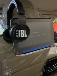 سماعات لاندكروزر محيطيه مانع للضوضاء وكالة jBL اصلي جديد يرهم من موديل...