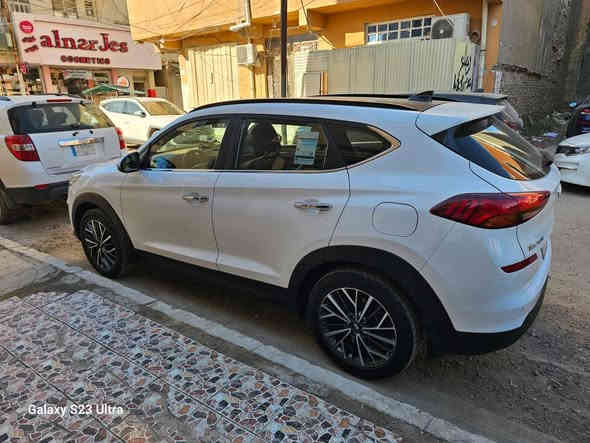 السلام عليكم ورحمة الله وبركاته
من رخصة الأدمن المحترم 
هونداي توكسان خليجي شركة الكاصد
موديل 2019 مكفوله كفاله عامه من كلشي 
على وضع الشركة باستثناء الملاحظات البسيطه 
مثل ما موضحه بالسونار المرفق مع صور السيارة 
ماشيه 47 الف كيلو متر استخدام شخصي 
بعدها بحالة الوكالة
 شرط الفحص وين ما يعجبك 
فول مواصفات 
بانوراما
 بصمة تشغيل 
كشنات كهرباء 
داخل لونين
 شاشه كبيره
 كامره دواره
 مري شفط
 اشاير بالمري
 تبريد قطعتين
 أربعه دسك ويل كب كروم
 حساس امامي وخلفي
 يدات نيكل وترحيب
 خمس عدسات
 لد امامي وخلفي
 وباقي المواصفات المعروفه
 رقم بغداد باسم اخويه شخصيا شرط التحويل 
 سنوية جديدة لغاية 2029 
معروضه 215 وبيه مجال بسيط 
مكان السيارة بغداد سبع ابكار قرب الوقف السني
 أو حي أور كلية الامام الكاظم عليه السلام 
رقم الهاتف ***********
