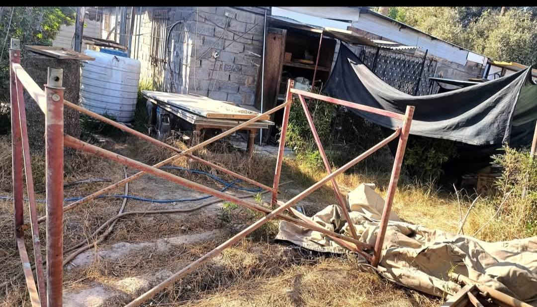 سلام عليكم سكلات بناء حديد ثقيل للبيع متر ونص ارتفاع بمتر ونص عرض تفتح مترين ونص 
سعر القفص ب 50 الف 
 بغداد جادرية 
***********
