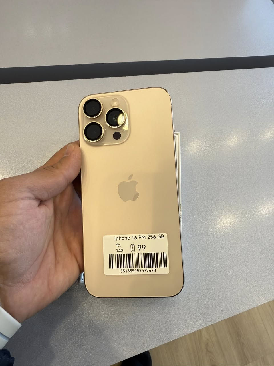 سلام عليكوم Iphone 16 Pro Max كولش نضيفه بطاريه 99 مشحون 143 الجهاز عربي ذاكره 256 الجهاز كولش نضيفه مبيهه شخط
سعره جوه السوك ابيعه 
بدون امراوس فقط بيع 
عنوان بغداد زيونه شارع ربيعي
***********  واتس اب 
السعر 1,300,000
قفل
شباب ما ابيعه 1,290,000
