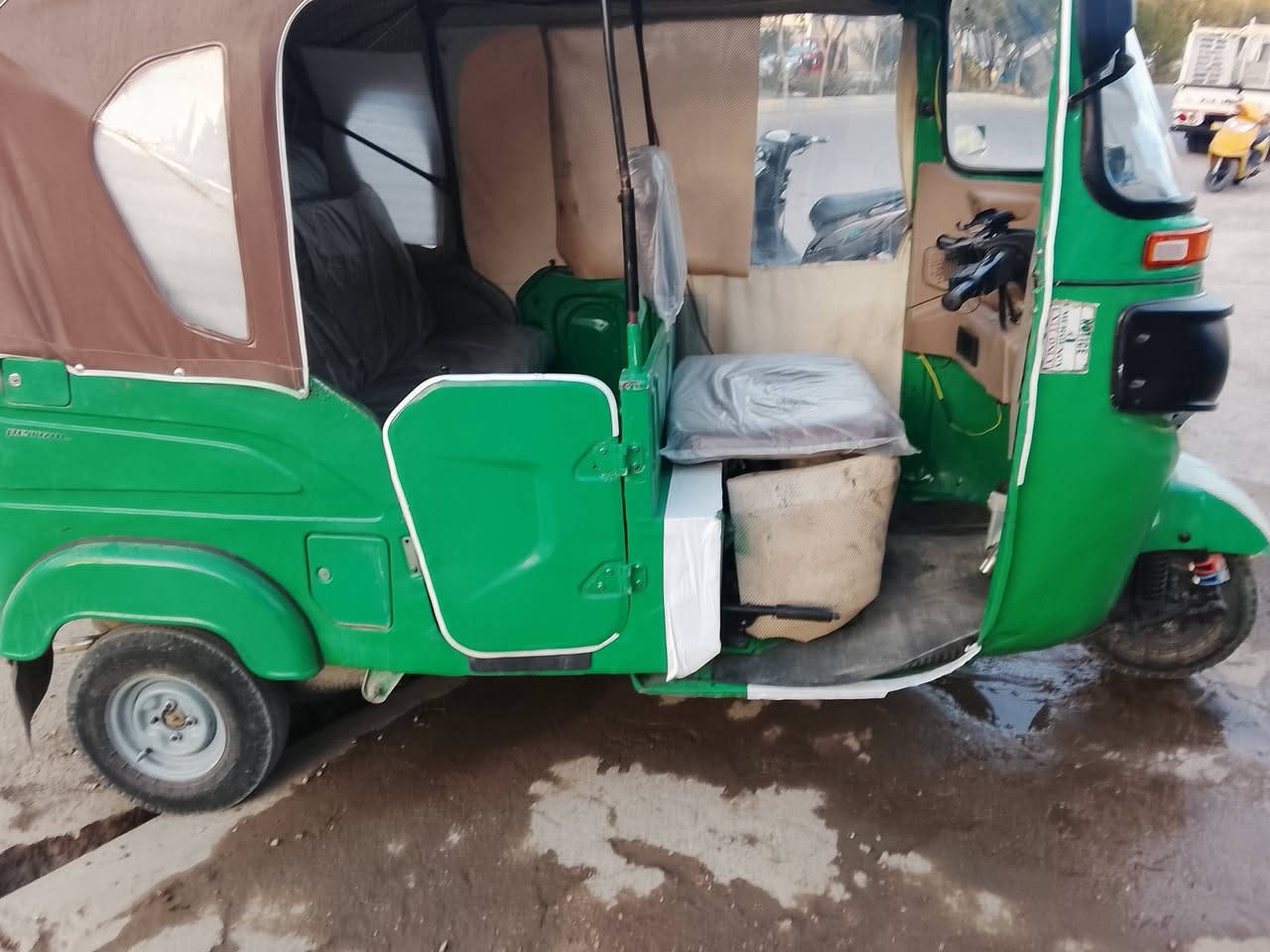 السلام عليكم توك توك للبيع 2021 شهر 11 كامله كل نقص مال ماكينه خير من الله بها لغد دواس معمره وباسمي تحويل ثاني يوم رقم بغداد كله شغال دمام مكانها ديالى تحري سبع ملايين و 800 وبيها مجال رقم الهاتف***********
