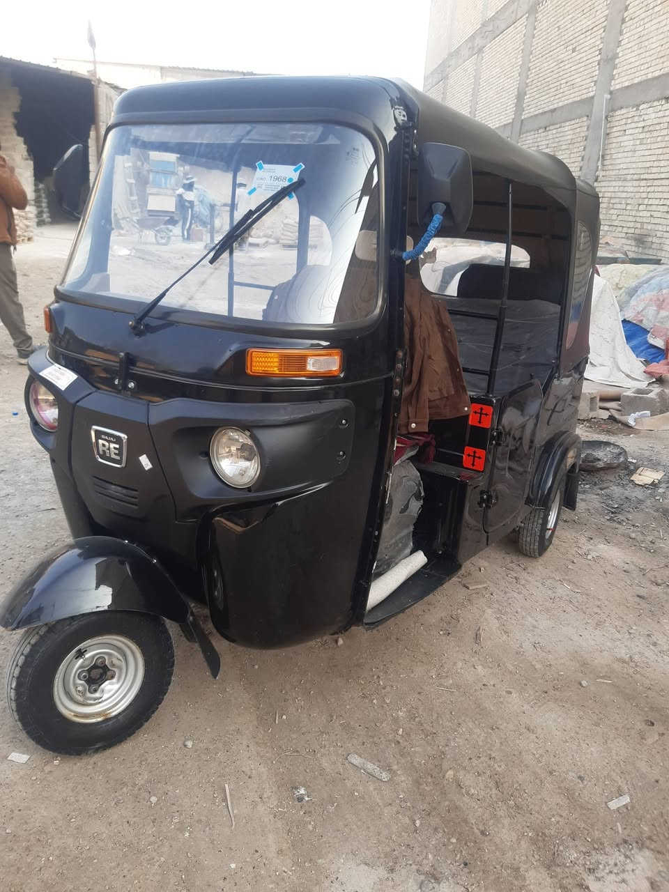 تكتك للبيع موديل 23 شهر 11 طالعه بل 24 تكتك كفاله من عده هاي موضحه بصور سعره 9 وبيه مجال بسيط جماعه ال ٨ ونص مابيع رقمي ***********
