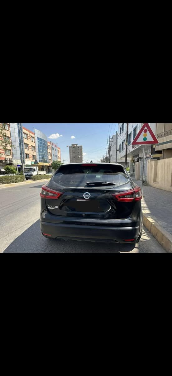 نيسان رؤك ٤ پستن ٦ پارچه صبوغه له گه ل يه ك بست صقفي سارده كوته موديل ٢٠٢١ مواصفات SV نرخ ١٢٦ وره قه ***********
