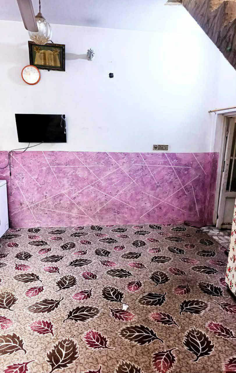 للبيع بيت مساحه 105متر ركن
طابو صرف مربع  الجديدة الرابعة طابق واحد قريب على الامام البيت كلش نظيف كونكريت صب  مسلح مال جناي  شغل درجه اولى ارتفاع 70cmعن الشارع تبليط جديد .
***********
***********
