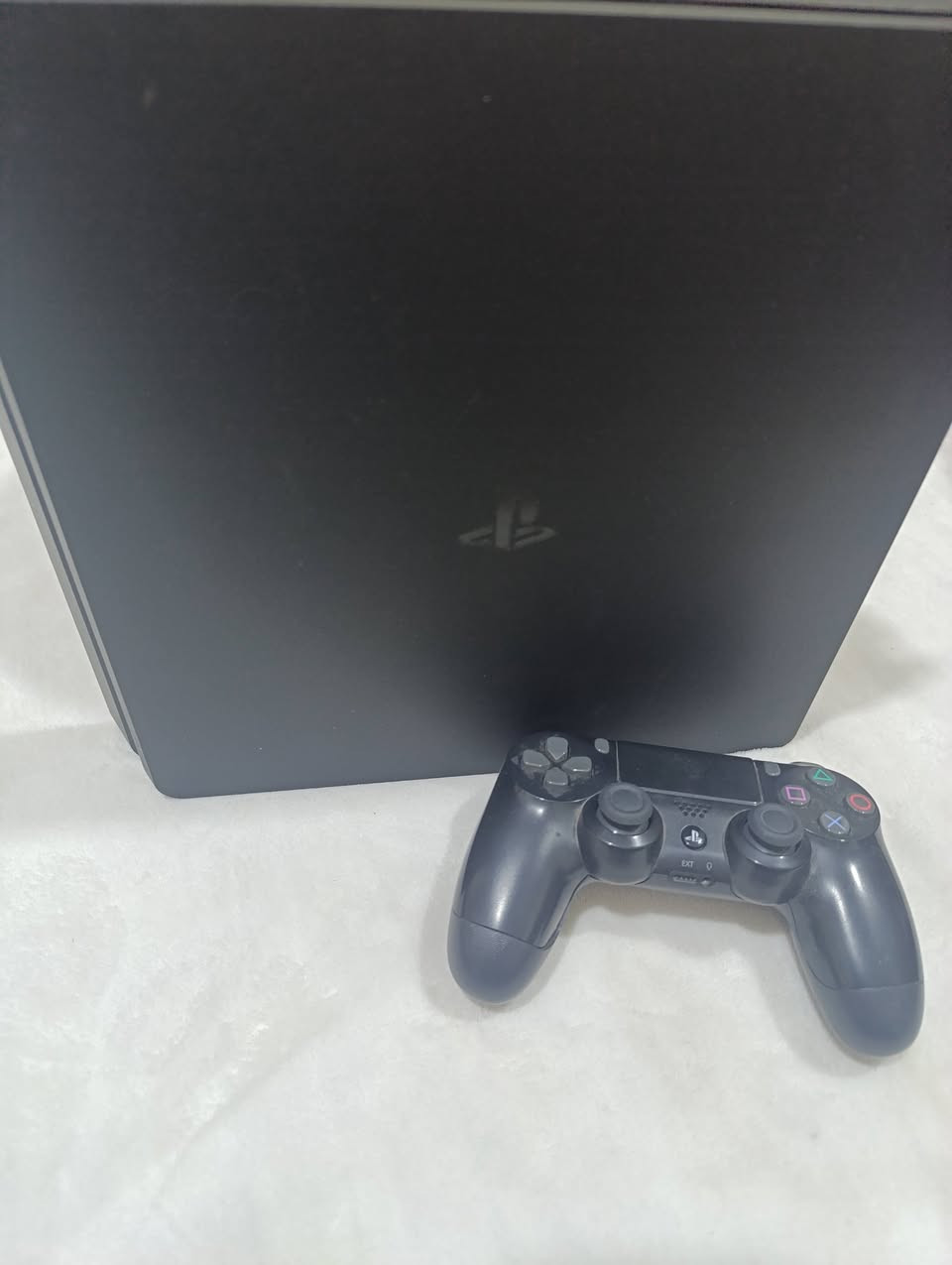 سلام عليكم
PS 4 بلي استيشن 4 سليم مع ملحقاته من جوستك وسلك HD  وغيرها
مع لعبة سبايدرمان 
ذاكره الجهاز 500 G
والسعر 250 وقابل للنقاش الي يحب يتواصل ويستفسر يعلق وهلا بيه وبيه مجال. 🤍


**إذا كنت صاحب هذا الإعلان وتريد حذفه لأي سبب، رجاءا أرسل رسالة إلى الدعم الفني**