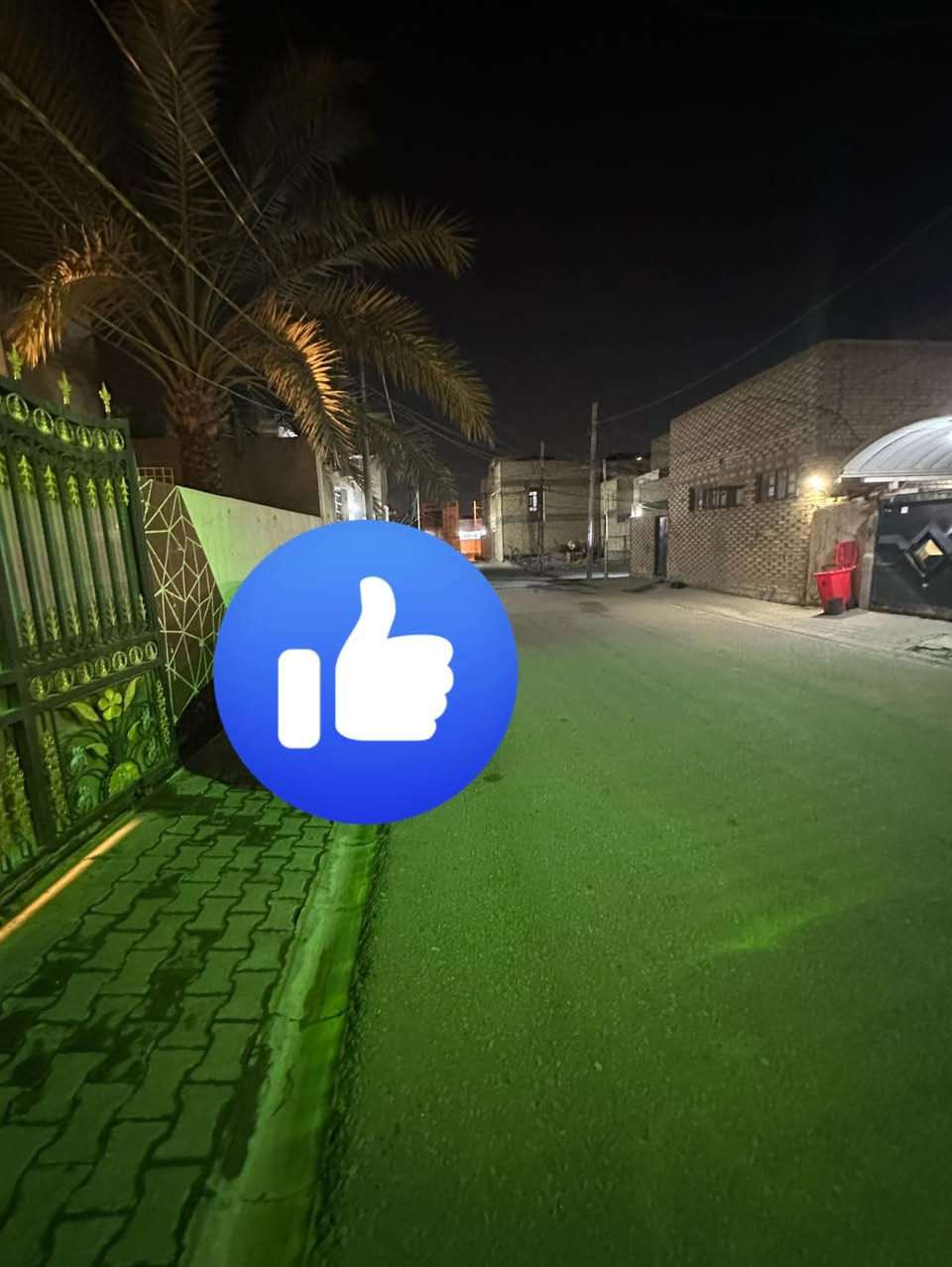 دار للبيع ٢٠٠ متر طابو صرف للبيع طابقين ٤ غرف نوم كبار مع ٣ مجموعات صحية مطبخ حار بارد استقبال وصالة وكراج سيارة 
حي ميسان الشريط قرب المجسرات قطاع ٧٣ موقع مميز بضهر الشارع خلف لحوم علاء شكر شارع هادئ وجيران ذهب يباع مع الاثاث او بدونه 
لمعرفة السعر والتفاصيل الاتصال على 
*********** 
واتس اب
