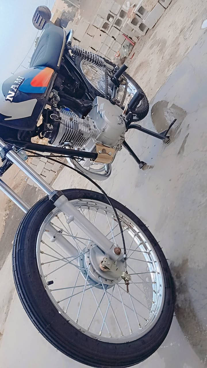 السلام عليك الدراجة للبيع تعمير الشاصي 2017والباقي 2025 اوراق اصولي والسعر خاص ***********
