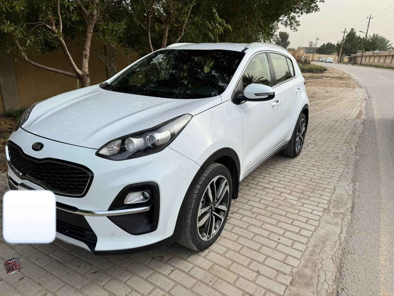 السلام عليكم من رخصة الادمن كيا سبورتاج موديل 21 سياره خليجيه مكفوله كفالة عامة عدا اصبع بارد بالجاملخ الامامي الايمن وربع الدعامية صبغ سيارة من هية زيرو عدنة مكينة كير كفالة مكفولة سبير منازل تخم تاير جديد صدر أمامي خلفي كفالة 
موصفات السيارة 
بصمه تشغيل 
بصمة ابواب 
شاشة كامرة اصلية 
مري شفط  
اريل انفكيشن
سيارة ماشية 55 الف
مكان السيارة بغداد الكريعات 
السعر 208$وبية مجال للشراي ***********
