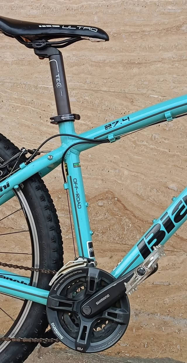 🚲 دراجه هواية للبيع
✨ ماركه بيانكه العالميه
📏 الحجم: 27 ونص
⚙️ المعدن: المنيوم – وزن خفيفة
💯 نظافه 95% – شرط الفحص والنظافه والضمان
🏭 وضع شركه ولا غلطه

📍 العنوان: كربلاء

📞 للاستفسار أكثر خاص أو على الرقم:
***********
