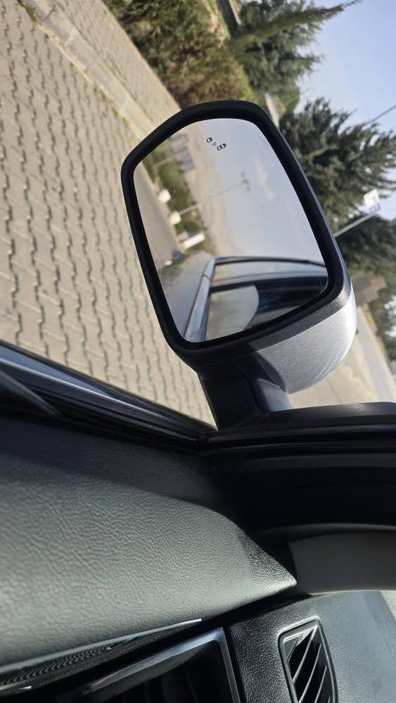 فۆردی ئیدج ٢٠٢٢ تیتانیوم

مواسفات: سندوق شەفت، ئاوێنەی ڕادارە، خەتی جادە، کۆدی دەرگا، ٢ دەرگا بەسمە، شغال و سندوق بە کۆنترۆڵ دەکرێتەوە و دادەخرێت، کوشن جلد، کوشن هیتەر، کوشن و ئاوێنە خەزن، سوکان هیتەر، شاشە ئایپاد، ٣ شاشە، بڵندگۆی B&O، ئاوێنە فۆتۆن.

بزوێنەر: ٢٠ تۆربۆ ،کەم بەنزین دەخوات

تەنها ٥٥،٠٠٠ میل ڕۆشتوە.

حادیسەکەی خەفیفە و ئەیرباگ نەتەقیوە
بۆنیت و شانەکانی بۆیاخە

سەیارەیەکی تونو تۆڵو بێکێشەیە، گێر و مەکینە بە شەرت.

نرخ ١٧٥ مامەڵە

2fmpk4k97nba13874

*********** السليمانية, العراق
