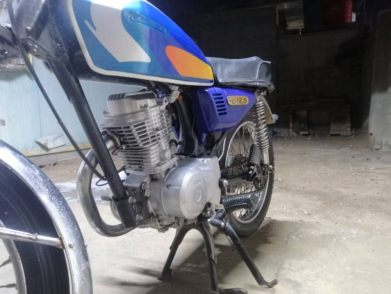 للبيع مكاني الزبير الدراجه أدوات المكينه نضيفه وماتعبك ربع ماذب عليها السعر350 وبيها مجال قليل مستعجل على بيعتها ***********
