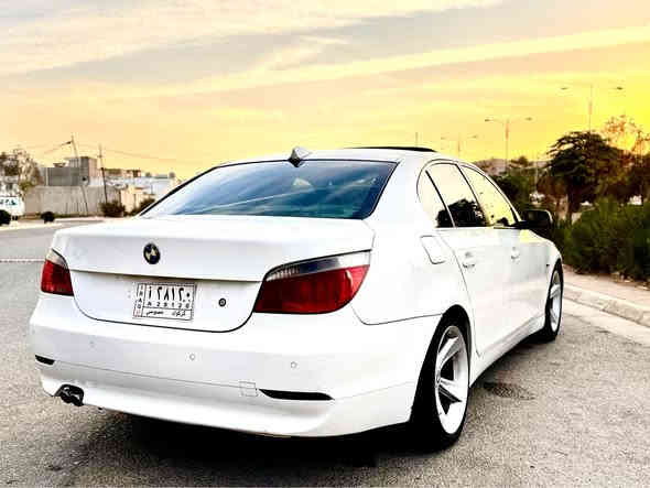 Bmw E60
موديل 2006
530i 

فوول فوول مواصفات 

مه كينه 530ي نؤزل كورت مه رغوب 

به سمه و سلايت گير تؤماتيك و سپؤرت وعادي 

كوشن كاره بايي و كوشن خه زنه 

بيلاد 5 په رده يه پيش و دواي حاسه يه 

ته بريد ساردوو گه رمي و هه موو گياني به شه رت 

سوکان کارەبایی و تحدید سورعە

بێ لێدران هەیکەلی زۆر زۆر ڕێکە

ناو زەرد و کوشن جلد
 
سه ياره كه براوه ي دووبه يه

سعری ٥٤ گەڵا و مەجال

موشتەری نیت سەری خۆت و منیش مەیەشێنە

ژمارە تلفۆن 
***********
شوێن چەمچەماڵ 
ئەدمین گیان 💐💐 السليمانية
