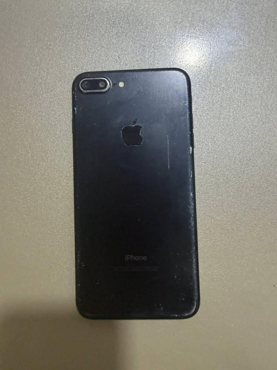 سلام عليكم 
آيفون 7بلس 
ذاكره 128
بطاريه 64 
قيم بل يرضي الله 
*********** 
المكان رمادي خمسه كيلو
