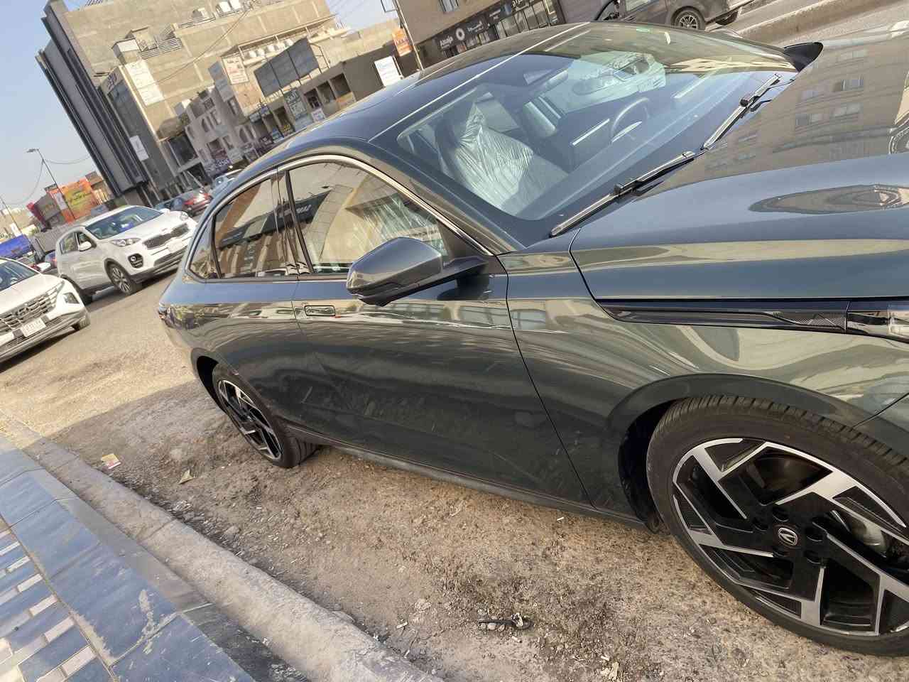 للبيع شانجان ايدو 2025 زيرو ماشي 12 الف كيلو متر  سيارة مكفولة كفالة عامة من كلشي  لون مميز 
فول مواصفات لامور 
شاشة جبيرة - كامرات 540 درجة- رادار امامي خلفي و جوانب-بانوراما -حساسات - مساعد قيادة -اشاير بالمري- تشغيل عن بعد- وبعد بيه هواي مواصفات غير مذكورة
سيارة كفالة عامة من كلشي 
سعر 160وبيه مجال للشراي
***********
