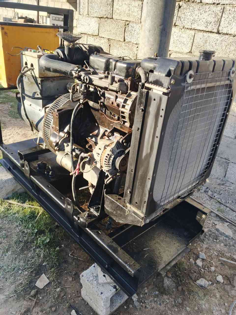 السلام عليكم عندي مولد لبيع بيركز نكليزي فوركسن 3بستم راس توليد 30كيفي حجم بستم  91ملم لاتبخير ولاتنغيص عنوان بغداد ابوغريب ***********.   ***********
