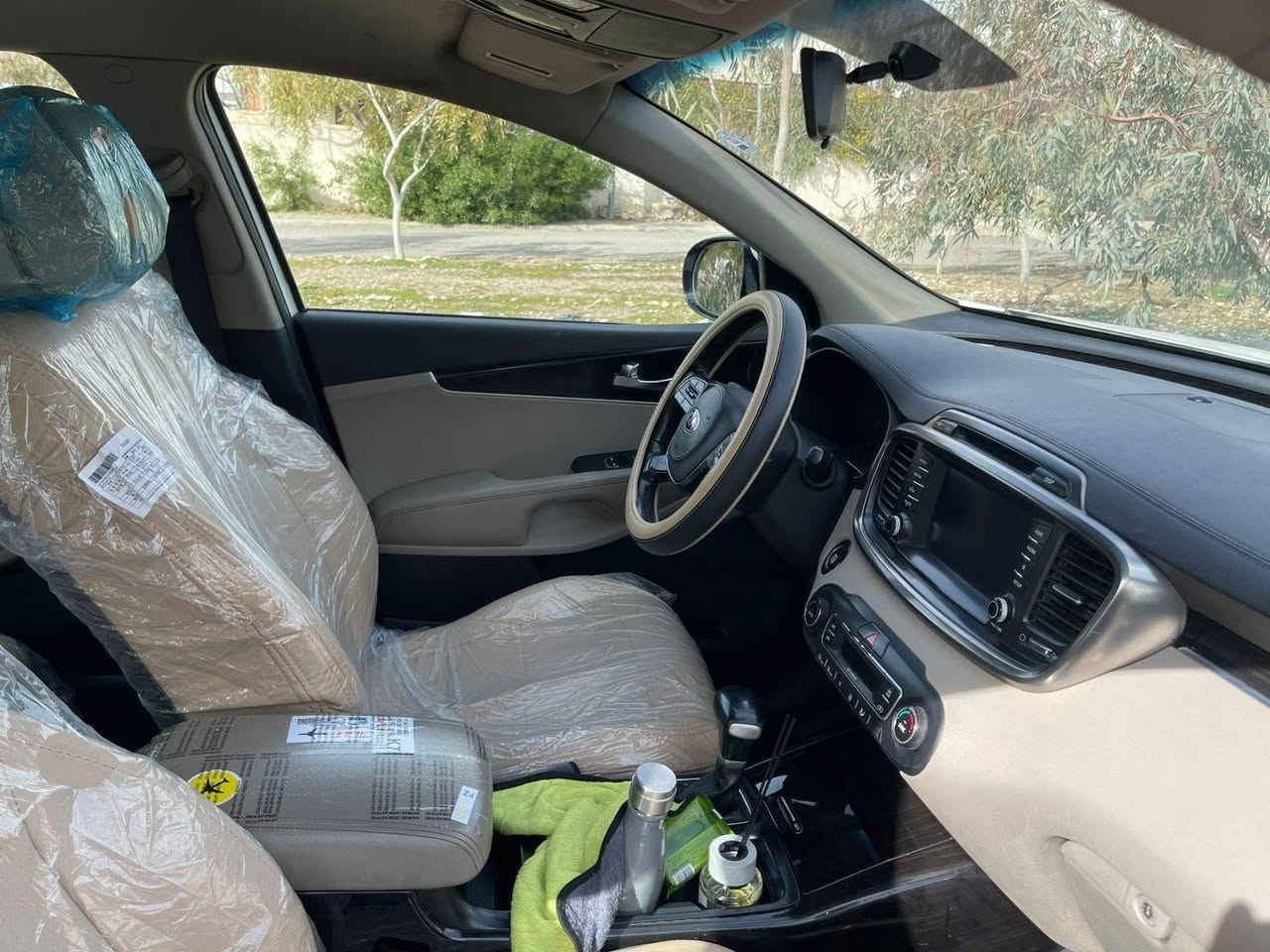 كيا سورنتو 2020 بدون صبغ بدون حادث فقط مبدل عشره قطع اسود دعاميات و لايتات بلادي.. *********** أربيل, العراق
