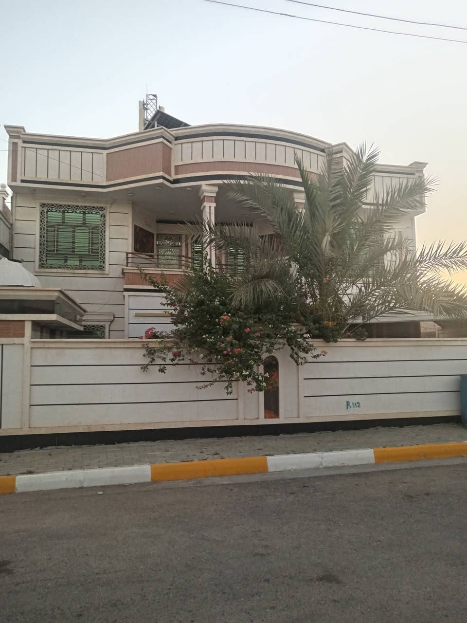 دار للبيع طابقين التأميم ٣٠تموز الأولى قرب جامع بدر الكبرى
طابو صرف تحويل المساحة ٣٠٠م
ركن شارع 10X10
طابق الاول بناء حجر 
استقبال ومطبخ وصاله غرفتين نوم مناور صحيات داخليه وخارجية كراج سياره
الطابق الثاني بناء طابوك ٣غرف نوم صحيات
السعر خاص
للاستفسار التواصل مكتب الجامعة التأميم ٣٠تموز الشارع العام الرئيسي
*********** ابو سعد
***********
***********
