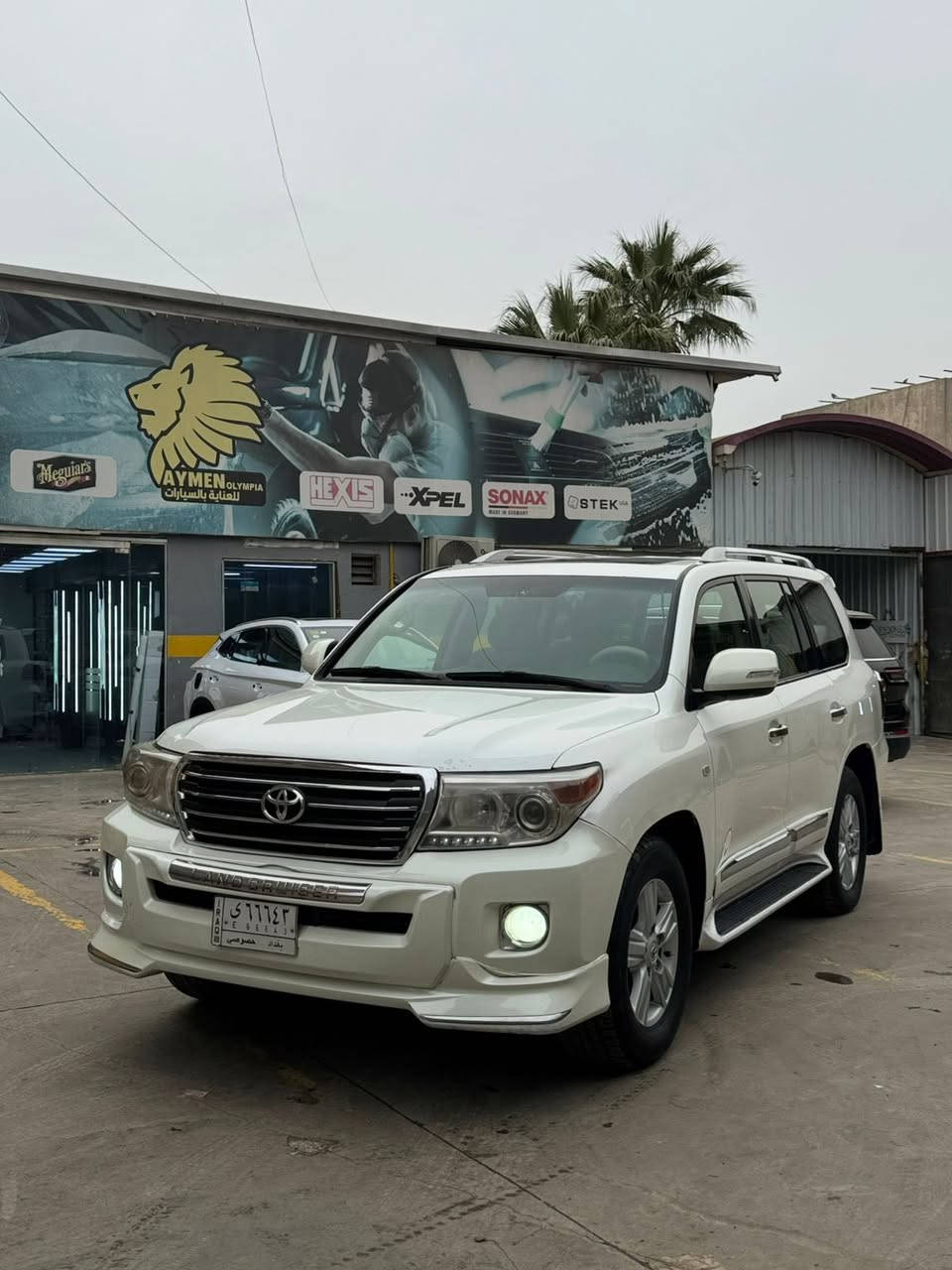 السلام عليكم
لاندكروز GXR موديل 2010 مكفولة من الصبغ عدة بارد جداً بسيط 
مواصفات 
بصمة تشغيل + بصمة ابواب + تشغيل عن بعد 
فتحة 
حساسات 
شاشة وسطية DVD 
شاشة كبيرة + كامرة دوارة
مري شفط + قابل للطي 
اشاير بالمري
ثلاجة وسطية
استفسار 📞 ‭0771 631 3141‬
السعر 29,500  وبيهة مجال

العنوان📍زيونة تقاطع ملعب الشعب خلف محطة وقود المثنى 

معرض الليث لتجارة السيارات
