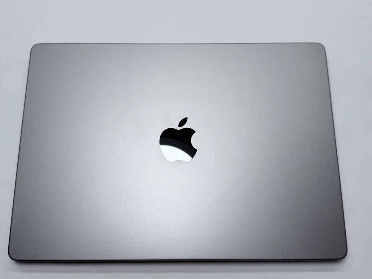 MacBook Pro 14.2″
****************
M1 Max
****************
32-Core GPU
وهي النسخة الأقوى والأعلى في هذه الفئة
****************
          10-Core CPU
8 انوية للأداء العالي والمهام الثقيلة
2 نواة للمهام اليومية الخفيفة
****************
64 _GB unified memory
****************
512_GB SSD
****************
دورات الشحن 86
صحة البطارية 89
****************
الشاحن الاصلي 96W
كيبل شحن  MagSafe USB-C
****************
الشاشة 14.2" Liquid Retina XDR
ProMotion بتردد 120
3024 × 1964
****************
خفيفة في الوزن ..كبيرة في الاداء
للمونتاج والاعمال الهندسية الثقيلة والألعاب...
****************
السعر.          2,300,000
****************
الجهاز حرفيا يشبه الجديد....
الجهاز يأتي مع الشاحن الاصلي فقط بدون كارتونه ....
يوجد توصيل لكل محافظات العراق.... موصل, نينوى


**إذا كنت صاحب هذا الإعلان وتريد حذفه لأي سبب، رجاءا أرسل رسالة إلى الدعم الفني**