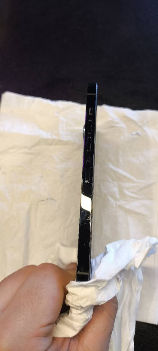 iPhone pro max13 :النوع
السعة 256 GB

اللون فضي

الحالة: نظيف جدا / استعمال شخصي

البطارية : 94% غير مستبدلة ولا مرفعة 

كلشي شغال %100 (بصمة) - Face ID - كاميرات - شبكة)

ما مفتوح ولا مصين

مع الشاحن / الكرتون (إن وجد)

السعر : 700 قابل للتفاوض )

الموقع : الطويسة شارع الجنة الاولمبية

للتواصل خاص أو واتساب ***********
