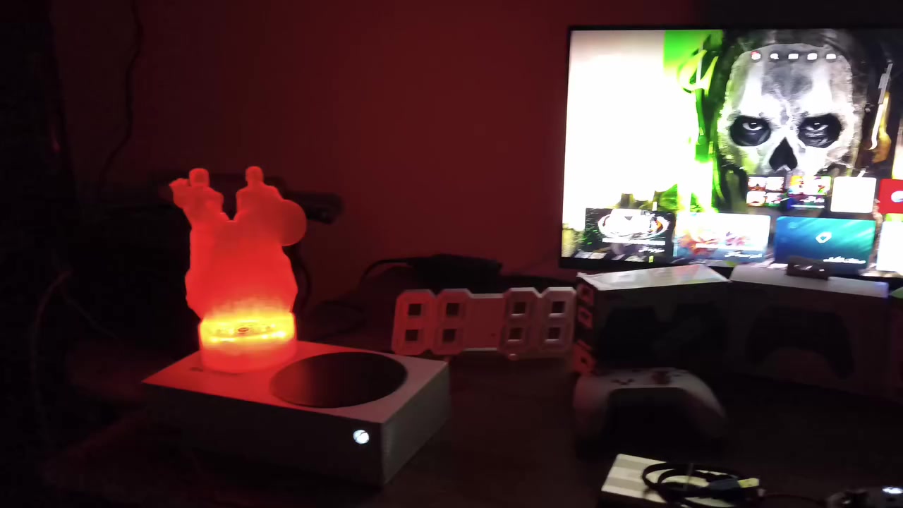 شنوو ليييوم 😂
سلام عليكم الغراض البصورة كلها للبيع 

سيرس اس بدون كارتون وجوستك مفتوح فقط مبدل منفذHDMi وانطيك ضمان ممبدل بي شي ثاني 

شاشة من BLACK WOLF  كاملة هية والكارتون مالتها وملحقاتها 
144HZ
FULL HD
حجم24
بنل lps الوانها كلش حلوة 

جوستكات عدد 5 منها 3 جديدات غير مستخدم ثنين منهم دنكل ووحدة عادية مثل مموضح بالصورة تشتغل فقط بيسي وماعرف شنو بعد والله 
الـ2 البقية وحدة مال سيرسx والثانية من كيم سيرG7SE شغالة طبيعي فقط وايرها ماموجود

سماعات مكتبية عدد2 

سماعة رأس عدد 3 اسمها+steelseries ARCTlS 7p
تجي جديد فقط بدون ملحقاتها بس هذا الواير من المحلات بـ3 وتشتغل طبيعي مثل مموضح بالڤيديو   على الاكس بوكس وذا تريد غراضها متوفرة اني ابيعها هيج سماعة سعرها غالي ابحث عنها وشوف

هارد حجم 750 كيكا 

يو بي اس من شركة تايكر معروفة 1500 

وهاي الانارة مدري شيسموها والله بس منضرها احلى من الصور كاملة هي وغراضها جديدة طبعاً 

الماسنجر عندي يعلك *********** هذا واتسابي ادخل وتدلل ومتواجد هم فيس
