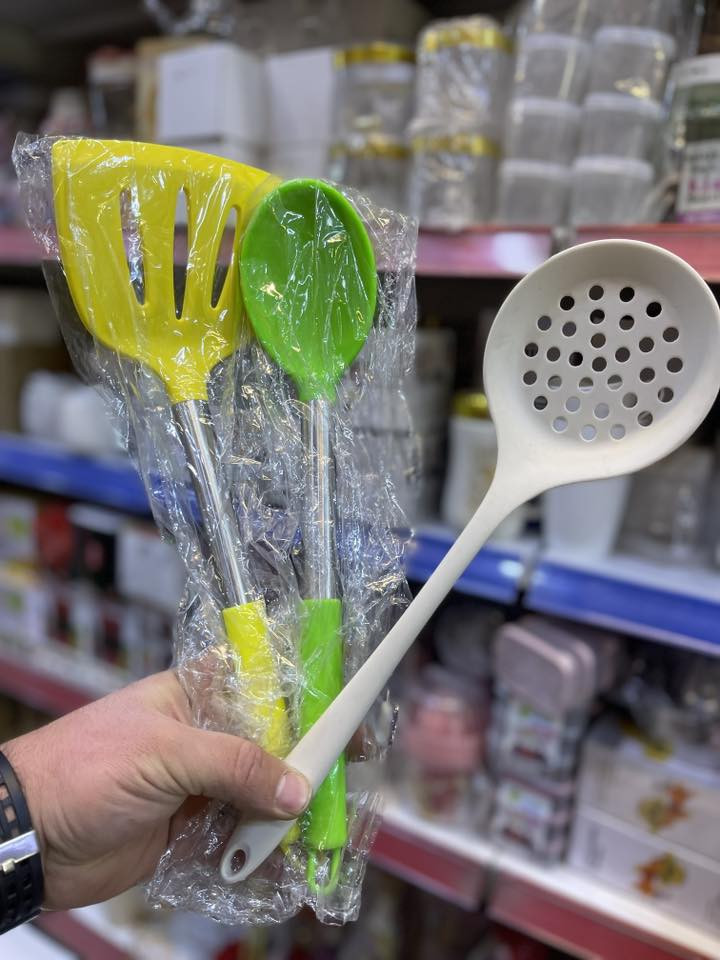 مجمع بركات السجاد
أدوات طبخ سلكون أوربي غير مستخدم 

سعر القطعه  1000دينار


**إذا كنت صاحب هذا الإعلان وتريد حذفه لأي سبب، رجاءا أرسل رسالة إلى الدعم الفني**