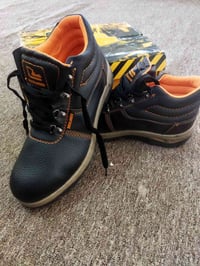 حذاء سيفتي • مقدمة حديد • مقاس ٤٤