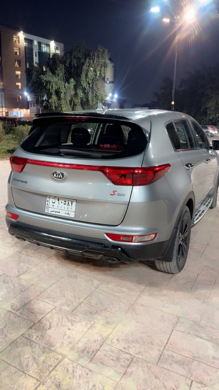 سلام عليكم لبيع سيورتج  امريكي 2019
سياره رقم بغداد بسمي 
موصفاتها نص موصفات
مكينه وكير وتبريد مكفول 
ضررها جاملغ مبدل فقط اوبارد باب خلفي 

سعرها 175مكان بغداد الغدير قرب ضربه 
***********
