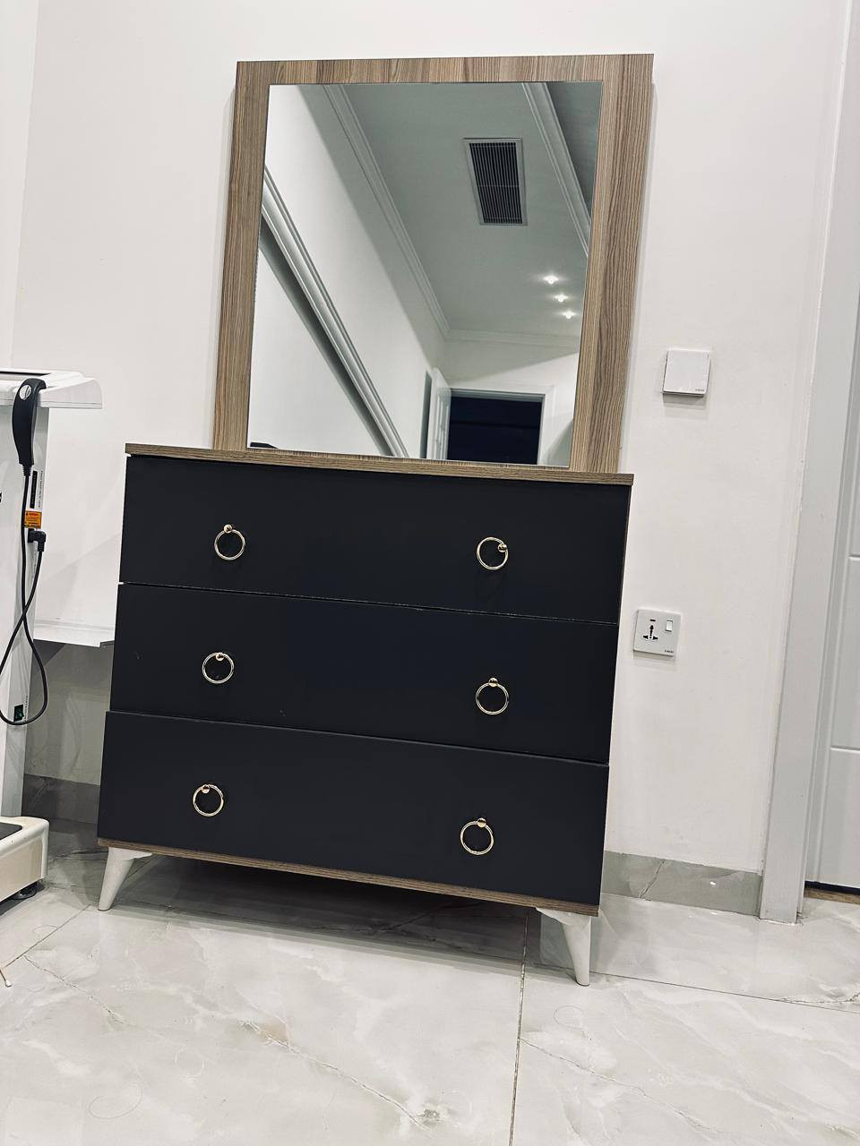 لبيع مستخدم قيل
سعر 900الف 
شغل ايد


**إذا كنت صاحب هذا الإعلان وتريد حذفه لأي سبب، رجاءا أرسل رسالة إلى الدعم الفني**