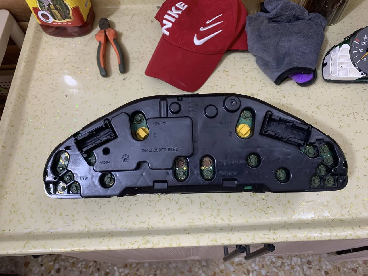 كيجات ام عيون موديل 2000-2002
شغالة فول الساعة وإشارات نمر الكير
وحساس حرارة الجو
السعر 125 وبيهن مجال
المكان ميسان /العمارة
***********
