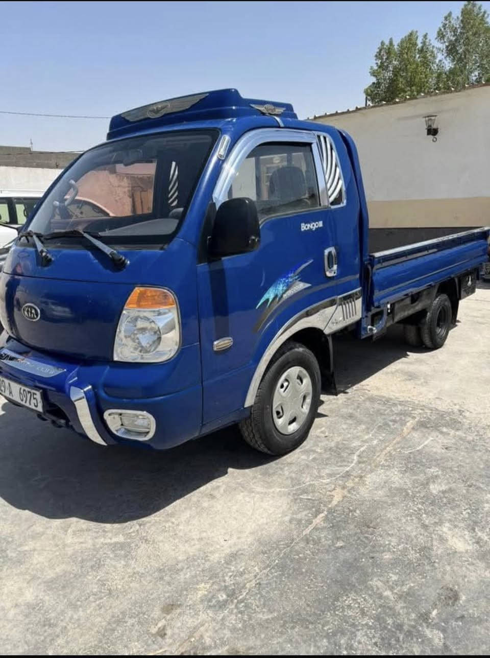 عمي اذامو كد كلمتك لا تواعد العالم بسبب الوعود الكاذبه نعيد انشر سلام عليكم سيارة كيه بنكو للبيع مديل 2006رقم واسط سنويه 30السياره كفاله كير محرك شاصي مكينه 300مفتوح مصبوغه حزام السعر83وبيهه مجال قليل السيارة احله من الصوره الاستفسار اتصال ***********
