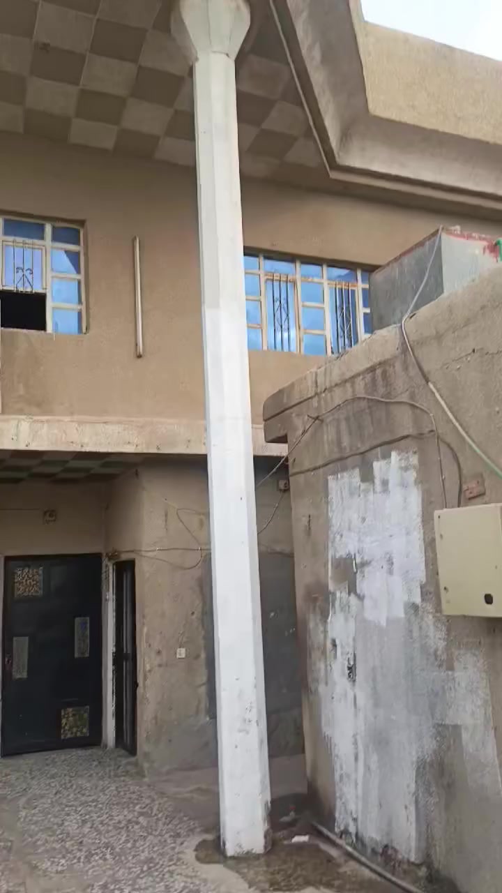 دار للبيع مساحه 200 مع محلات عدد 2 
على شارع 20 قرب مدينه العاب ارض الاحلام 
شارع  كراج الاسدي 
إستقبال  حوالي عدد 2. حمامات عدد 2. اربعه نوم 
محلات عدد 2 
***********
***********
