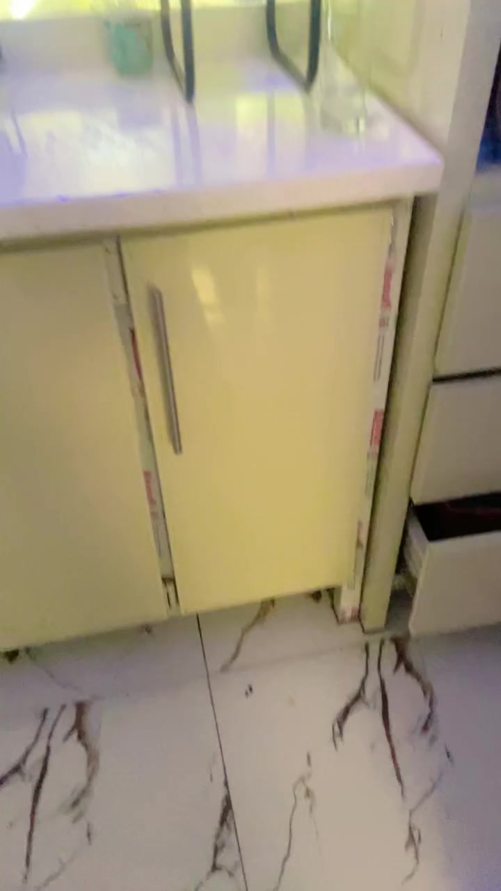 للبيع مكاني الغزاليه 
فوول نضافه داخل وخارج والطباخ من ضمنه


**إذا كنت صاحب هذا الإعلان وتريد حذفه لأي سبب، رجاءا أرسل رسالة إلى الدعم الفني**