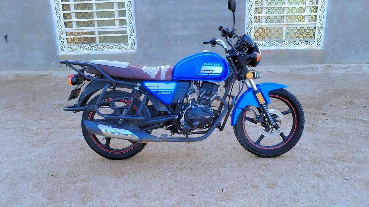 السلام عليكم دراجه البيع ديون نفخ موديل ٢٣ كلك مكفوله من السرقه درجه جديده كلش حلوه رزانه فول مبيه اي نقص حلاء من الصوره محرك شرط مكفوله كفاله عامه السعر مليون وبيه مجال الشراي نتصل وبيك خير ودلل ملاحضه بليته ورقم شاصي موجودات ***********
