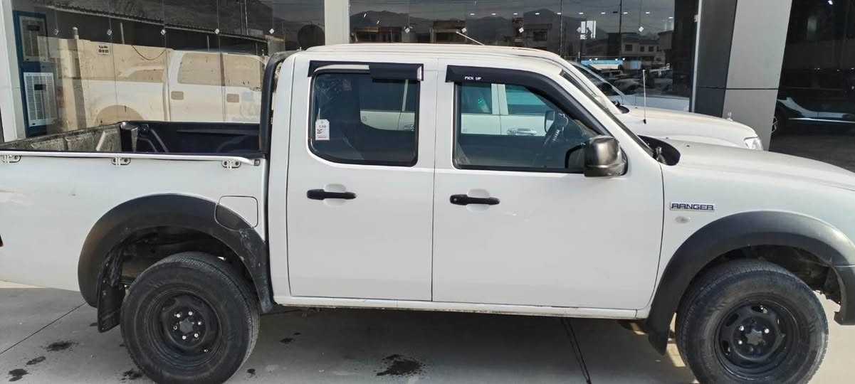 فۆرد ڕانجەر مۆدێل ٢٠٠٩
مەکینە ئەنجکتەرە و علوجە
مەکینەی لۆکی ئەوروپیە
تازە سێرڤس کراوە
بەشەرتی گێر و مەکینەو کارەبایی 
بەشەرتی ئەوەی سەقفی بۆیاخ نەبێت

***********
*********** رانية, السليمانية
