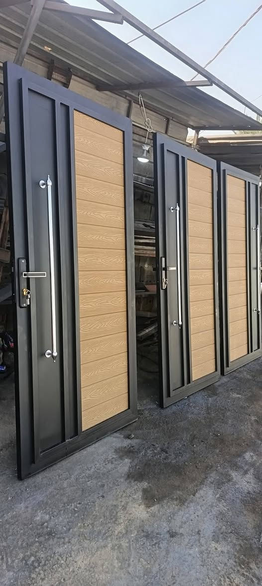 يعلن ديكورات سروك حداد ⚒️وجبه جديدة من ديكورات ابواب قاصه بسعار تنافسيه💪
***********☎️
بلنسبه اكو جماعه مضغوطين يحجون بل تعليقات 😂😂
