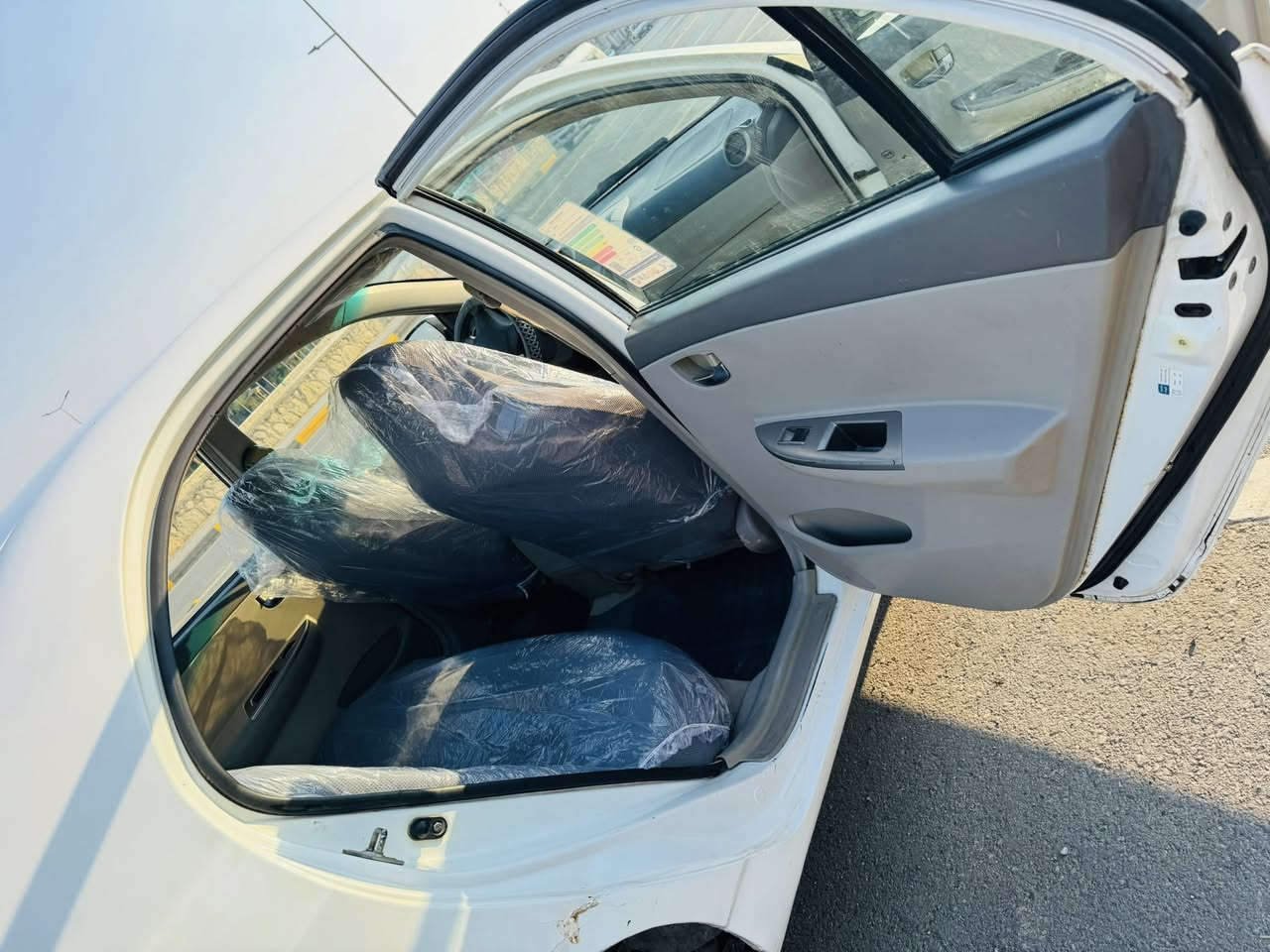 مكلف بالنشر
السلام عليكم. بي واي دي موديل 2013 سنويه باسمي مكفوله السياره كير ومكينه وحداديه خير من الله. 

ملاحظه، بارد بالباب الي ورى الصدر امبين بالصوره 
مكاني كوت الكريمية
للاستفسار الاتصال على الرقم ***********
