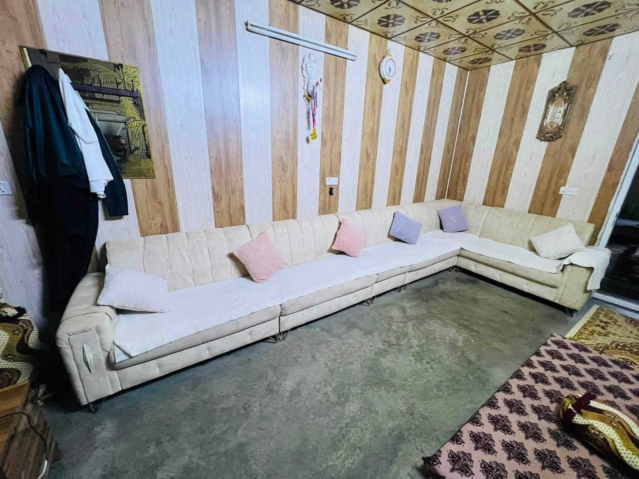اثاث للبيع للاتصال *********** واتساب
