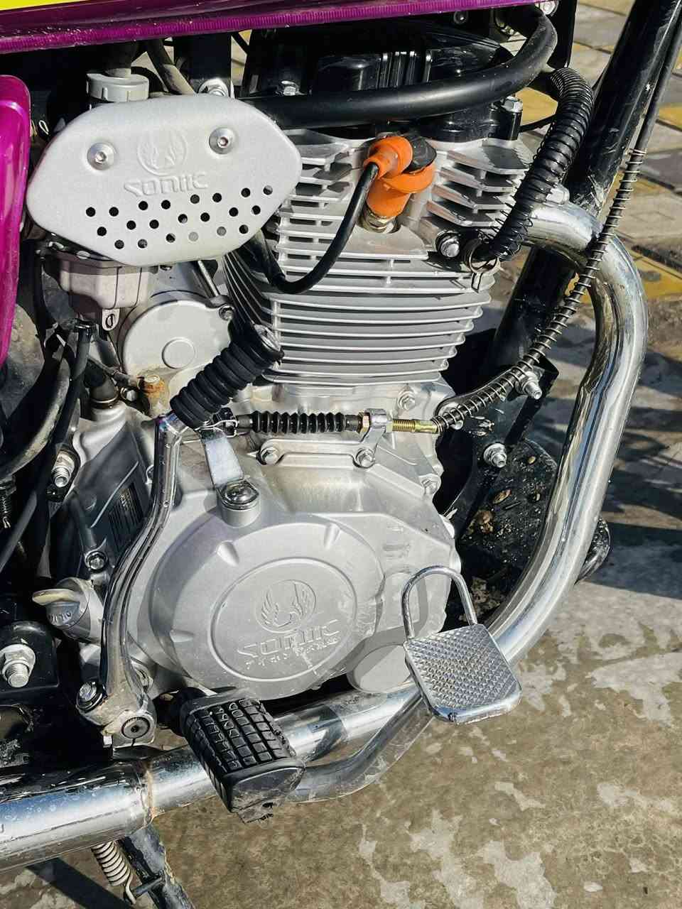 السلام عليكم دراجه سونك موديل2024اوراق اصوليه مختومه كمرك بس ترقم الدراجه بصمه تشغيل عنبعد للبيع او المراوس الدراجه خير من الله للاستف ***********
