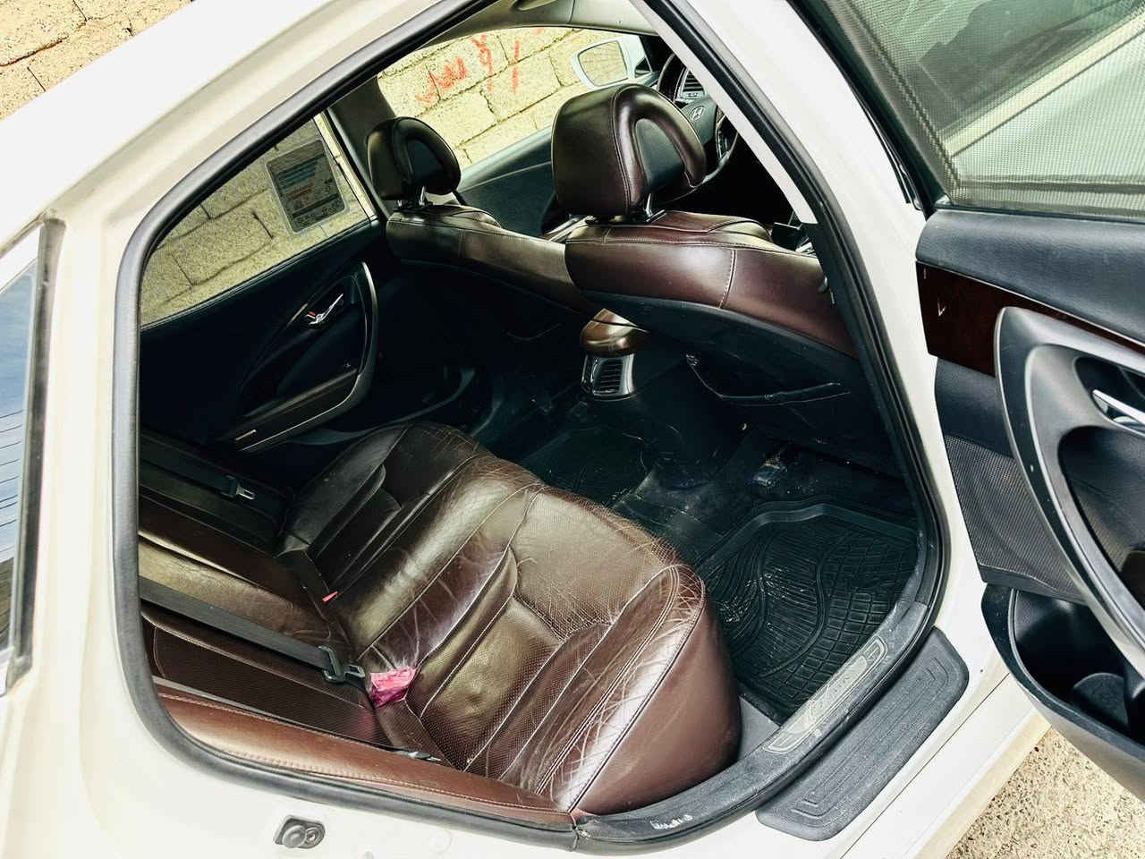 ازيرا 2014 فول خليجي كلين
مواصفات معروف  كشن جلد و هيتر ثلاث بردات خلفي سيارة جديده محرك مامفتوح شرط لا صوت ولا بخار تخم تاير جديد رقم سنويه جديد سيارة جاهز من كلشي سعر 147 و مجال مكان كركوك  *********** كركوك, العراق
