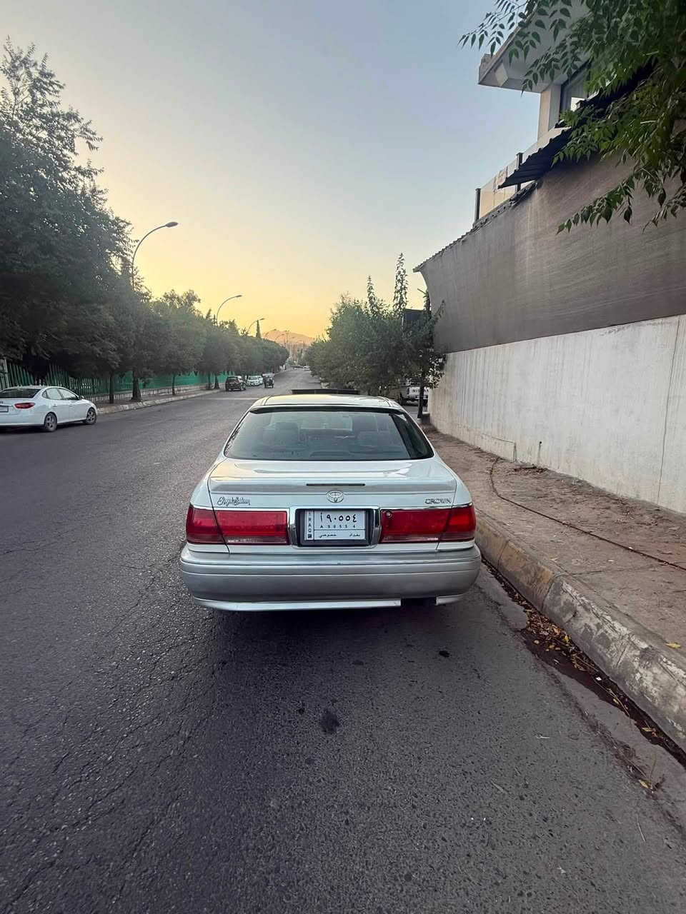 مەلیکە بڕاوە ٣ دوگمە ٢٠٠٣ پاش و پێش کریستاڵ تەقەو ڕەقەی تیدا نیە گێڕو مەکینەی بە شەرت کامل مەسروف کراوە  کەڤەر گۆڕانو دەعمو لێدراوی نیە بە شەرت سەعریشی ٣٥ گەڵاو معـامەلە  ئەگەر موشتەری نی سەرمان مەهێشێنە ***********
