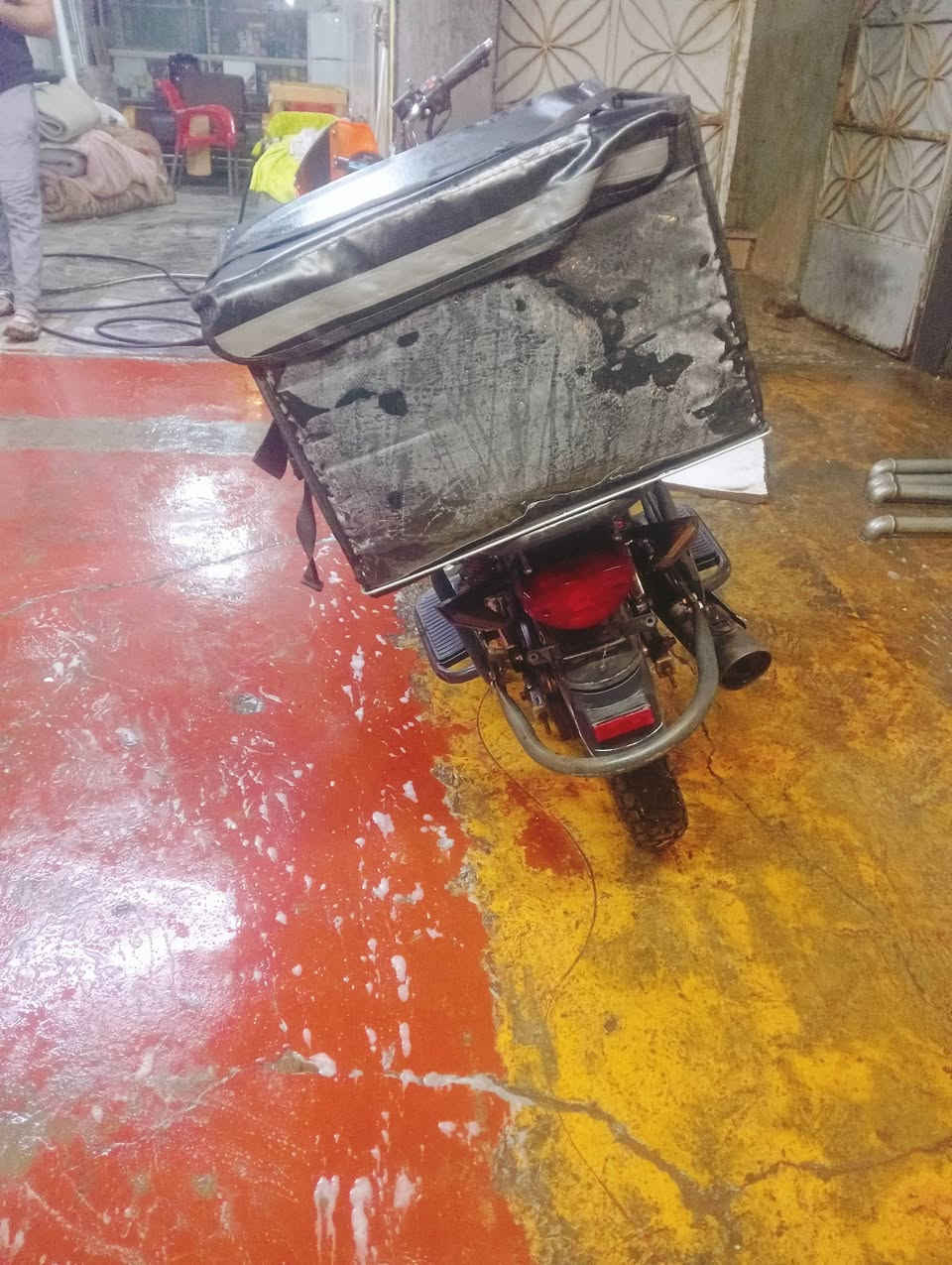 دايوان موديل 23 رقم نكليزي باسمي تحويل ثاني يوم دراجه تاركها صارلي شهرين يعني دراجه حلوه بيها نقص غفيف اصلن أول متاخذه كبل اطلع بيها لشغل رايده بمليونين و200 وبيها مجال مكاني بغداد رقمي واتس اب
***********
