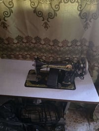 مكينة خياطة • نضيفه • ٦٠