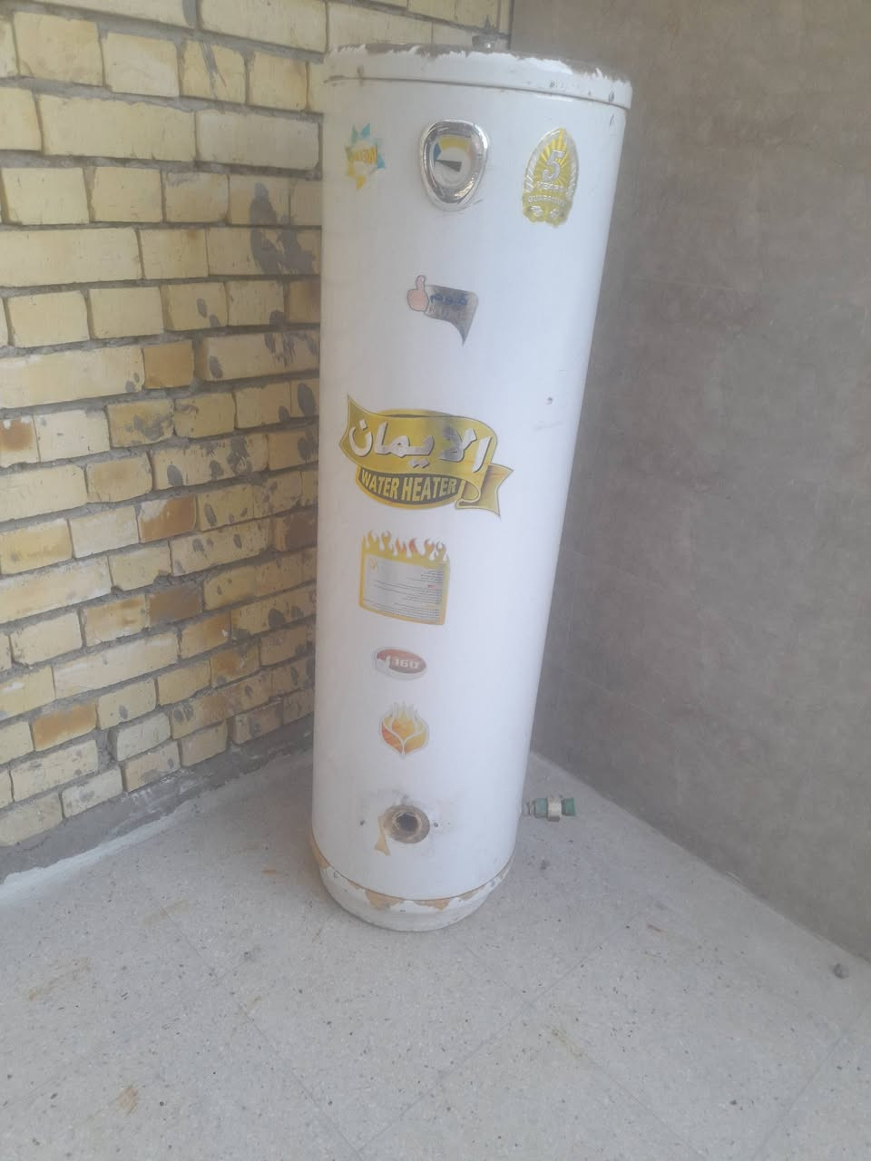 سخان للبيع الاصلي الايمان فوم ١٦٠لتر ***********السعر١٥٠وبي مجال
