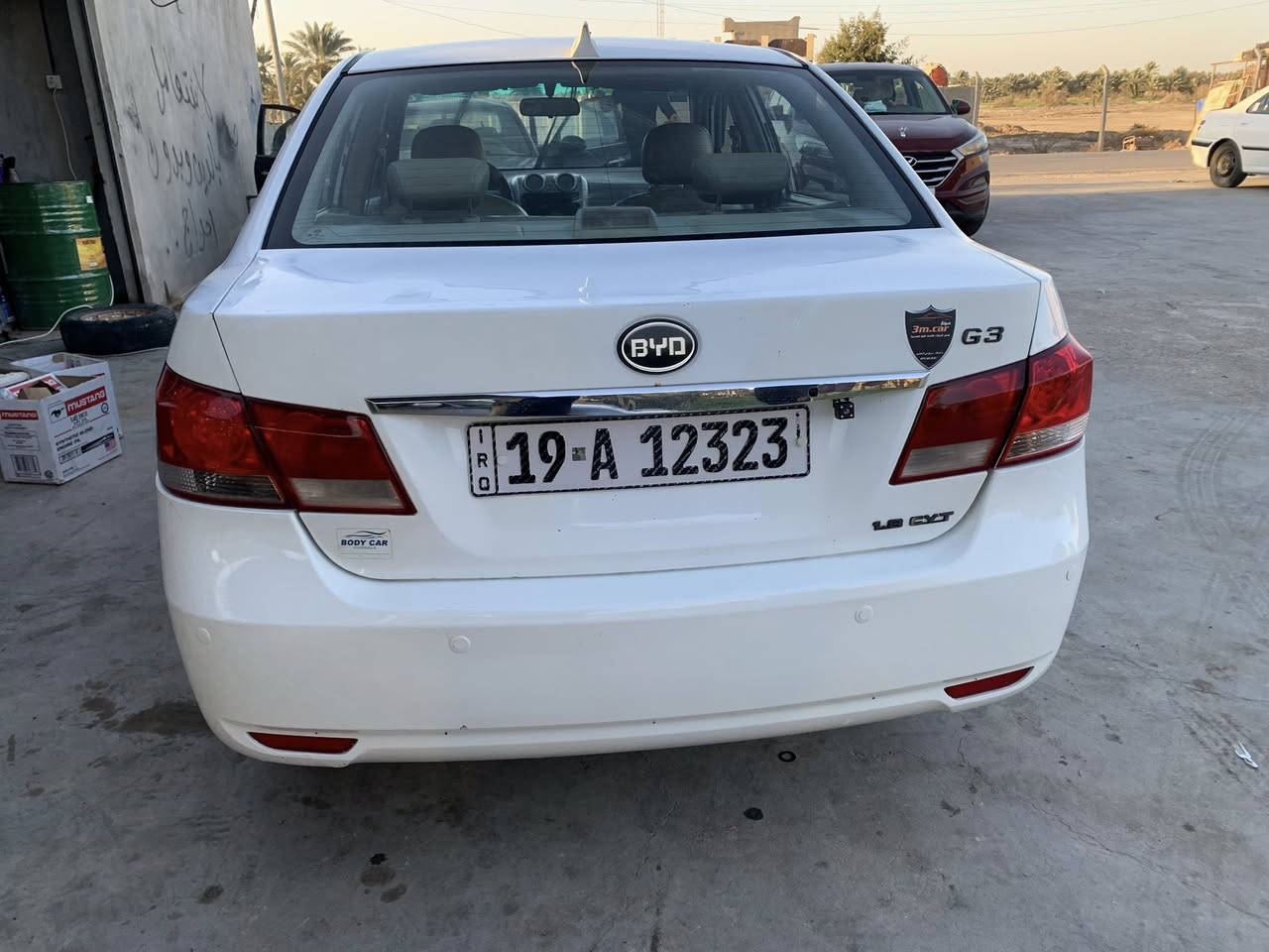 السلام عليكم للبيع بي واي دي٢٠١٣ رقم كربلاء انكليزي الجديد سياره جاهزه مابيه اي نقص كير مكينه صدر أمامي خلفي تخم تاير تبريد ثلج تدفئه كشنات جلد بلاد كير اوتو مكينه ١٨٠٠ داخل نظيف جدا سياره كلش نظيفه فتحه كهرباء شاشه وكامره اشاير بلمري 
مكان بابل 
السعر :  58 وبيه مجال
رقم الهاتف :  ***********
