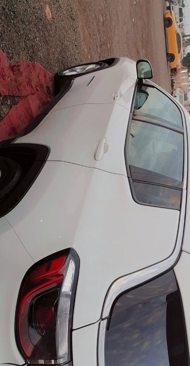 السلام عليكم جيب كومباس 2020 بصمه حره تحويل ثاني مواصفات جيب معروفه سياره تخبل جديده مابيهااي نقص رقمها ذي قار رقمي *********** سعرها 125
