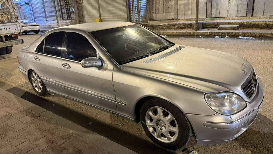 بيع مستعجل 98$ قفل
السلام عليكم 
مارسيدس غواص  6 سلندر موديل ٢٠٠٠ كفاله من الضربه صبغ عام جماليه 
السياره ما نقصها ايشي حداده قبل ايام شادها وجوبلسان جدد وتبريد ثلج بشرط لايت زينون شاشه اندرويد كار بلي غرفت السياره جديده  ما تصرف عليها ايشي 
سعرها (98) $$ ما بيها مجال 
رقم السياره بغداد مكاني بصره وراعيها يمي بالبصره تريد تحويل تريد وكاله حاضرين 
*********** كاظم العذاري
