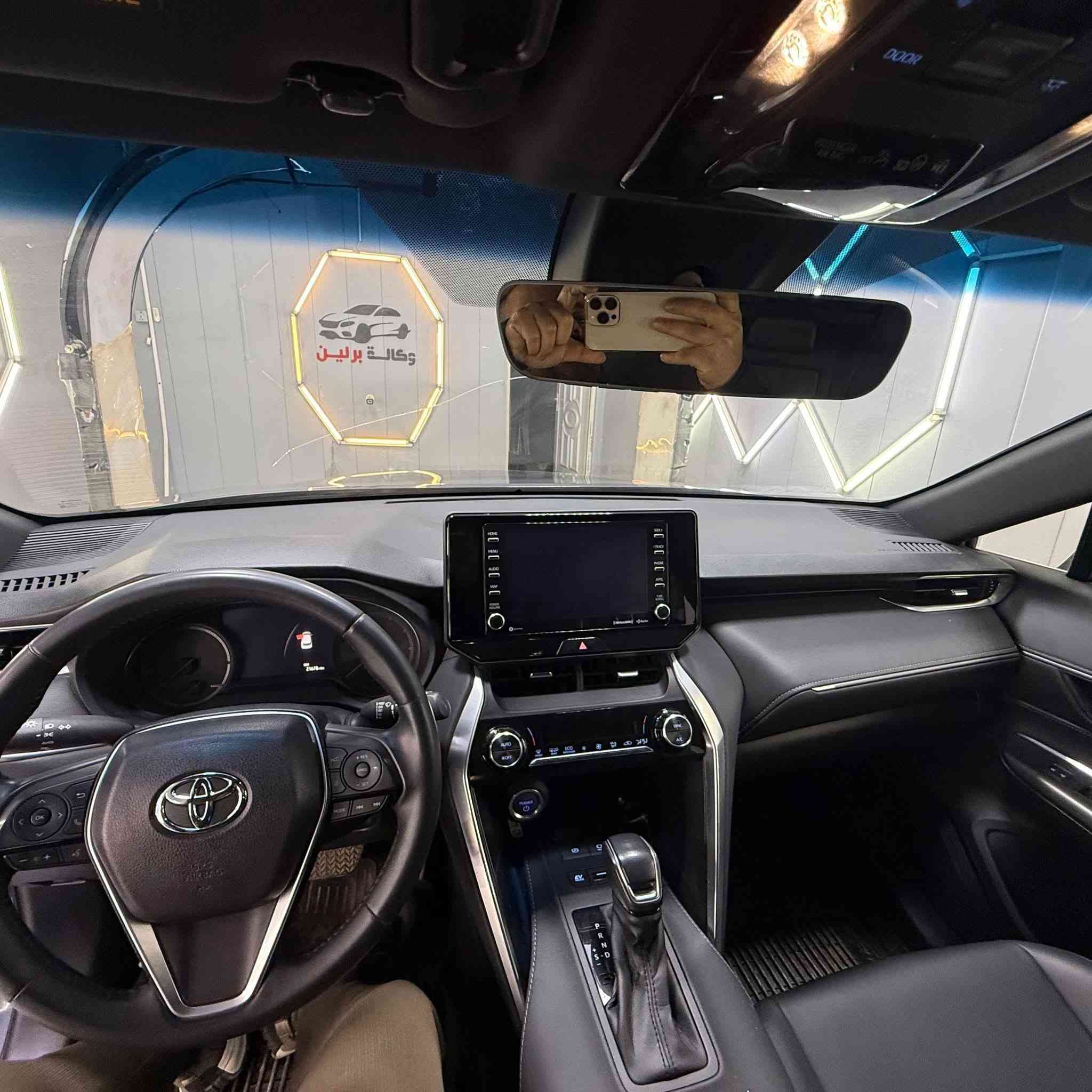 سلام عليكم
للبيع او مرواس حسب القناعه 
السعر 235 وبي مجال لشراي
تويوتا فينزا 2023 – هايبرد XLE وارد امريكي حادث موضح هلال الجامرلوغ صبغ فقط كما موضح في الصور والباقي لايوجد صبغ

سيارة SUV أنيقة تجمع بين القوة والاقتصاد، مع مواصفات راقية تناسب جميع الأذواق!
ا
المواصفات: – محرك 2500 سي سي هايبرد 
– نظام دفع رباعي  (AWD)
– فول عد البانوراما 
- نظام كاميرات 360 درجة (4 كاميرات) 
– مرقمة  بسمي شرط التحويل 
– مقاعد جلد  بتحكم كهربائي
– تدفئة وتبريد للكراسي الأمامية
– شاشة وسطية كبيرة تدعم Apple CarPlay وAndroid Auto
– عداد ديجيتال متطور
– صندوق خلفي كهربائي
– إنارة LED أمامية وخلفية
– تشغيل بصمة + دخول ذكي
– تحكم كامل من الستيرن
– نظام تثبيت سرعة ذكي
– حساسات أمامية وخلفية
– مكيف أوتوماتيكي ثنائي المناطق
– حساس امامي خلفي 
– نظام سماعات jbl 
العداد 20 الف مايل قابل للزيادة 
الموقع: ديالى /الخالص 

للاستفسار: الاتصال ع خط او،واتساب
***********
